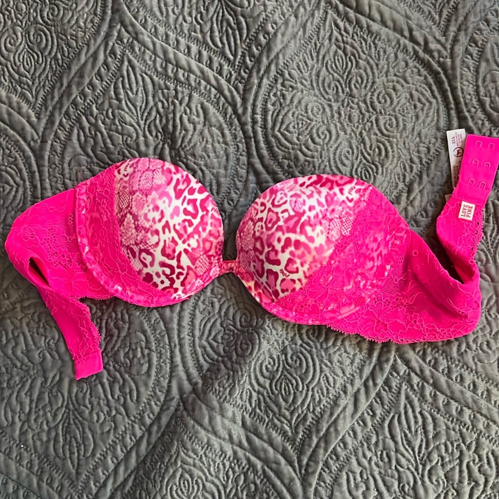 Victoria’s Secret pink plunge bra